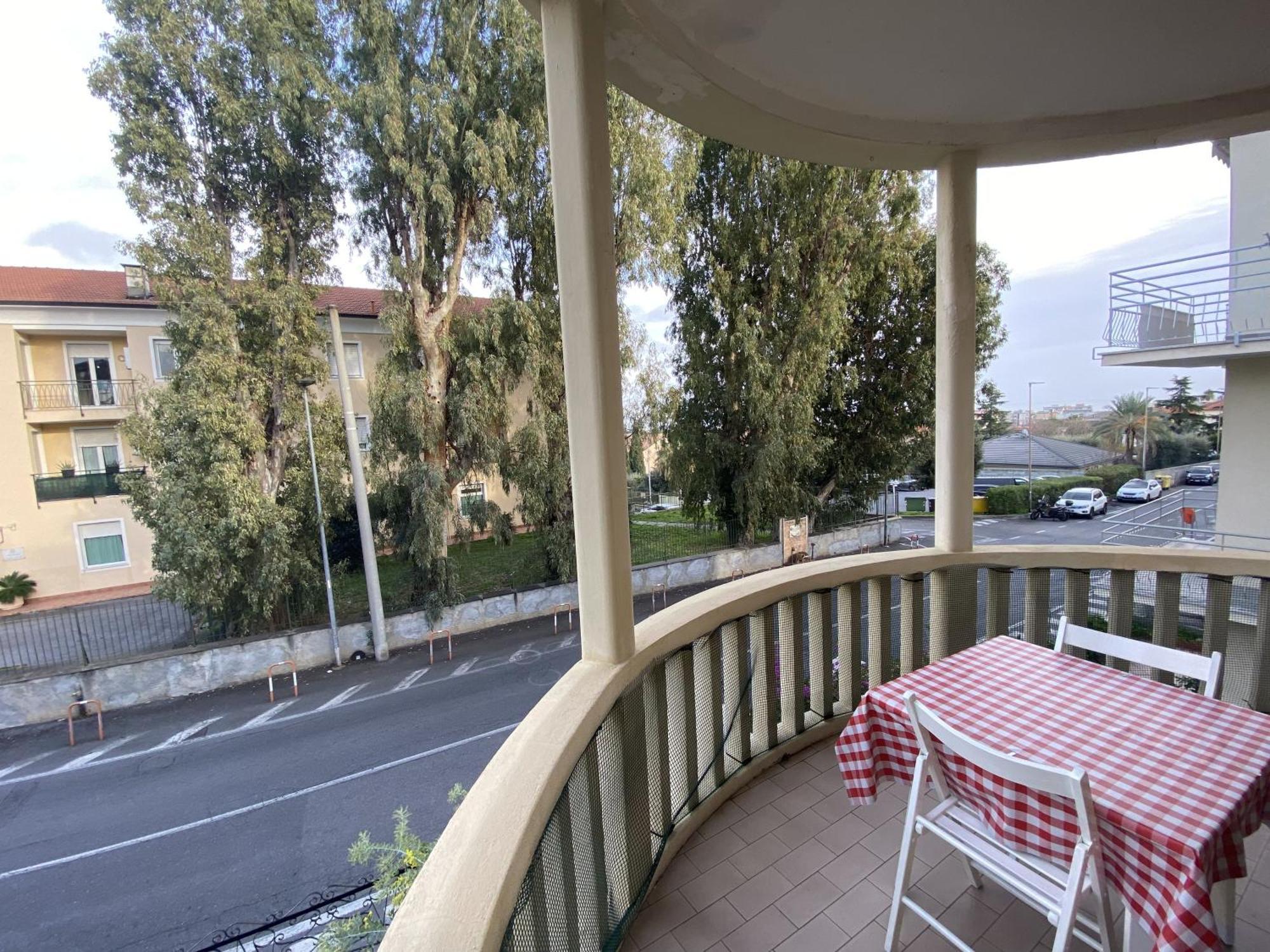 Eucalypti11 - Ampio Alloggio Ristrutturato Con 3 Camere, 2 Bagni, Terrazzo, Balcone Loano Εξωτερικό φωτογραφία
