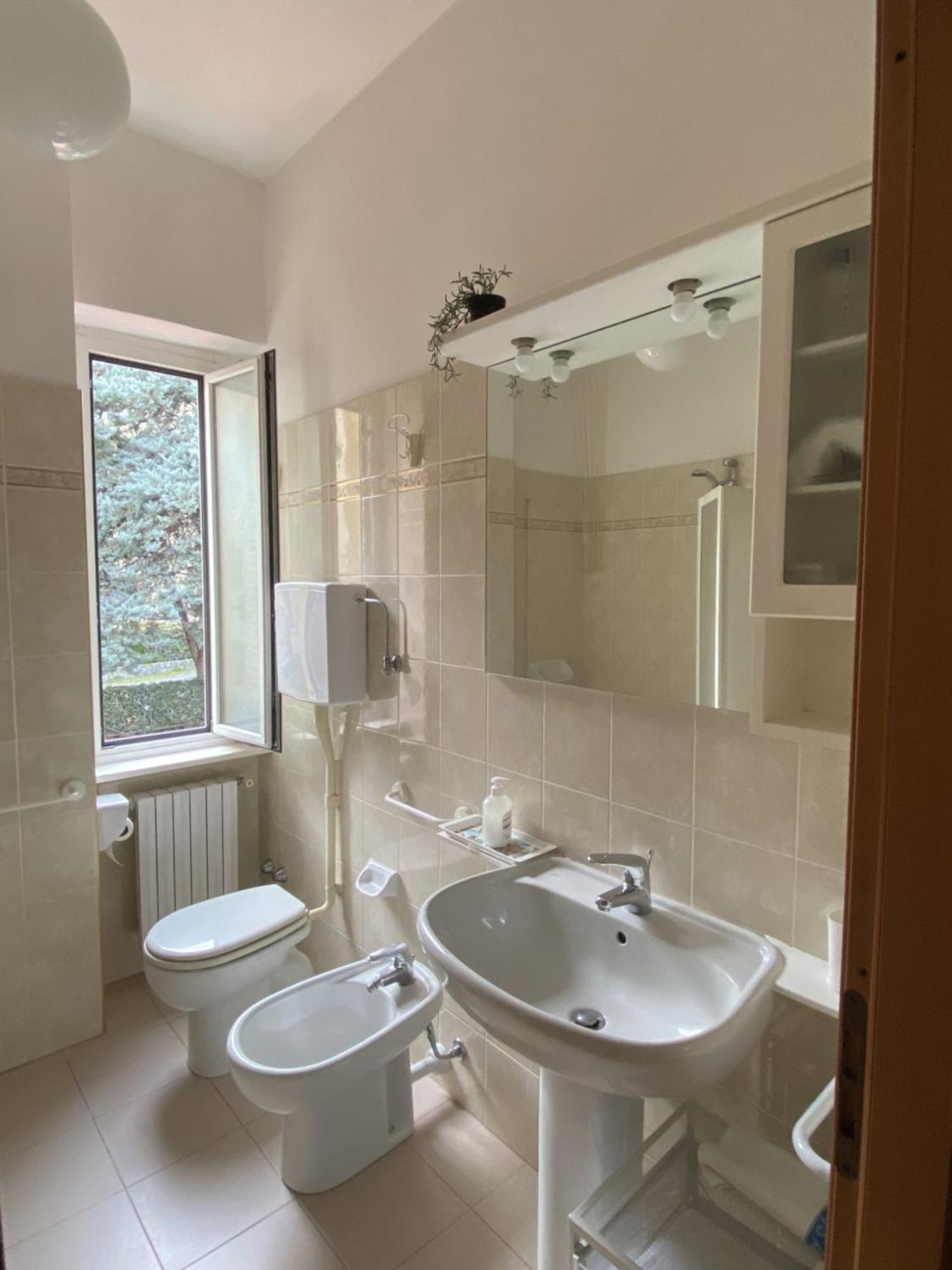 Eucalypti11 - Ampio Alloggio Ristrutturato Con 3 Camere, 2 Bagni, Terrazzo, Balcone Loano Εξωτερικό φωτογραφία